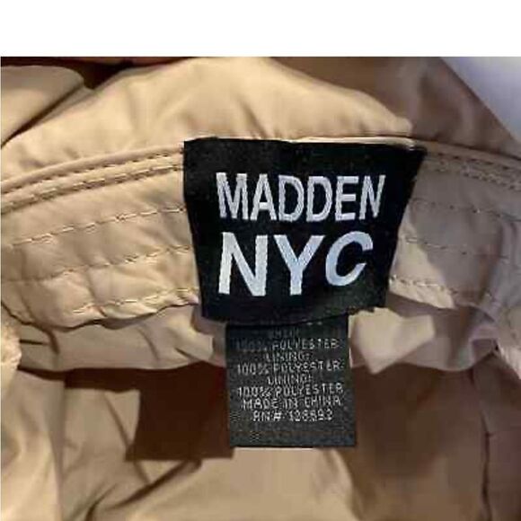 NWT Madden NYC Puffer Bucket Hat with Chain Detail. - Picture 6 of 7